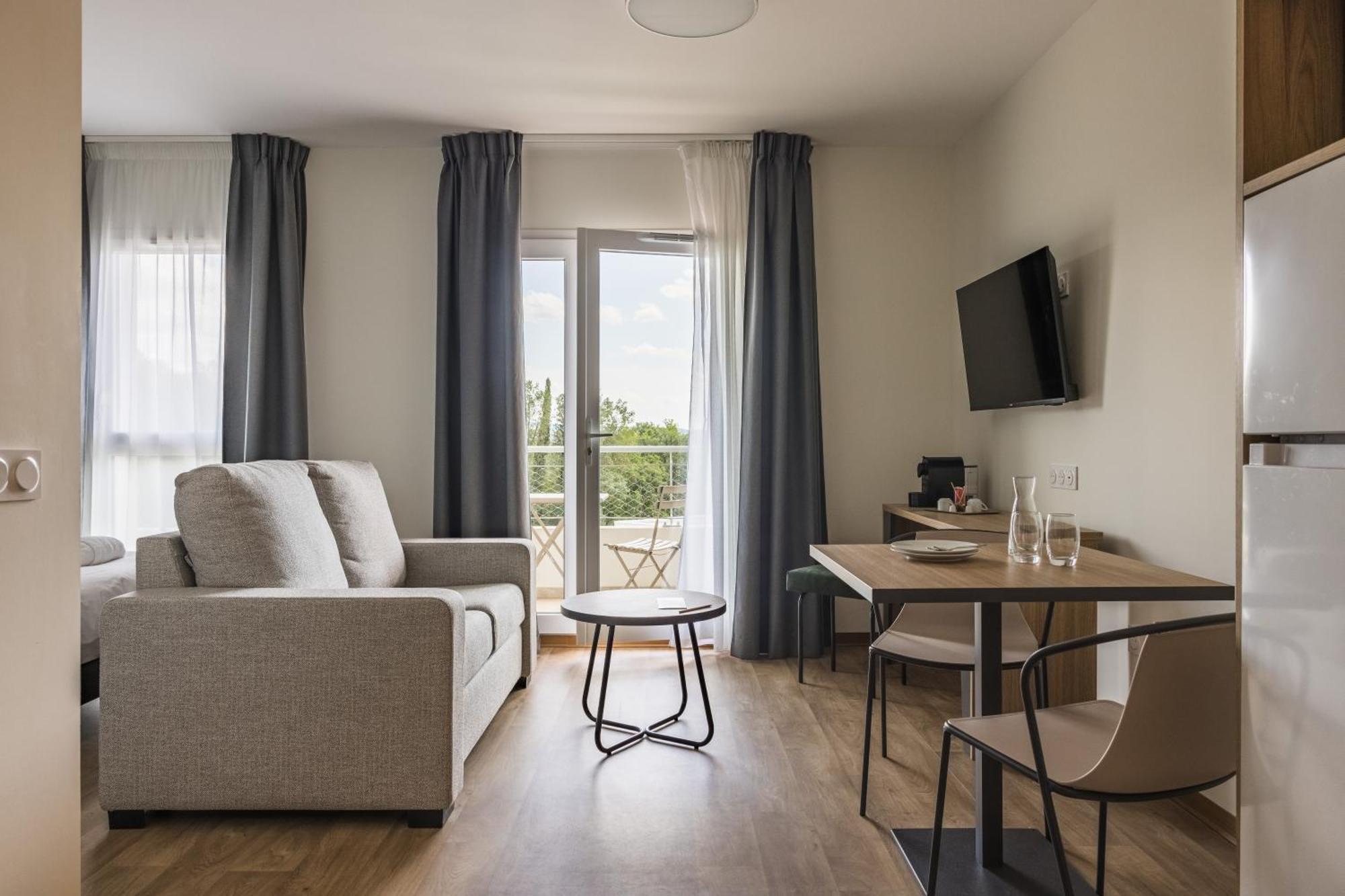Hotel Des Thermes Des Fumades Allegre Les Fumades 외부 사진